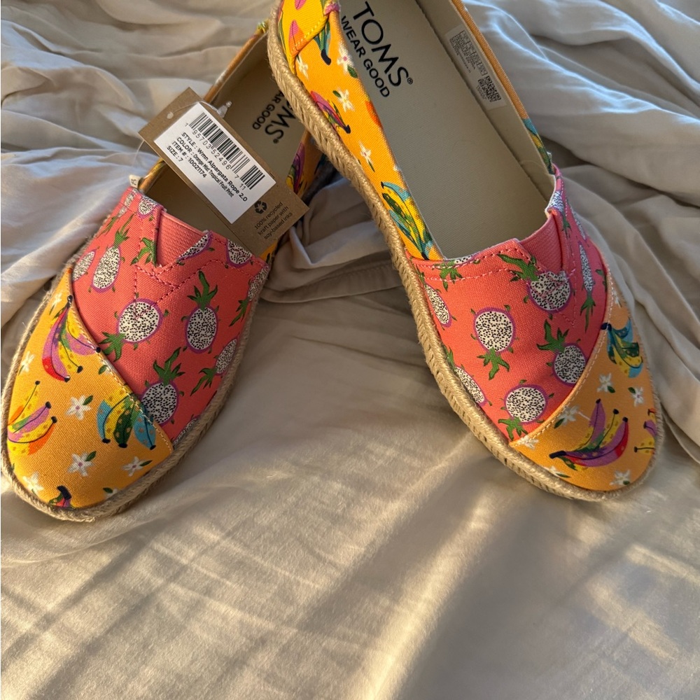 TOMS Women's Vibrant Espadrilles in Pink and Yellow